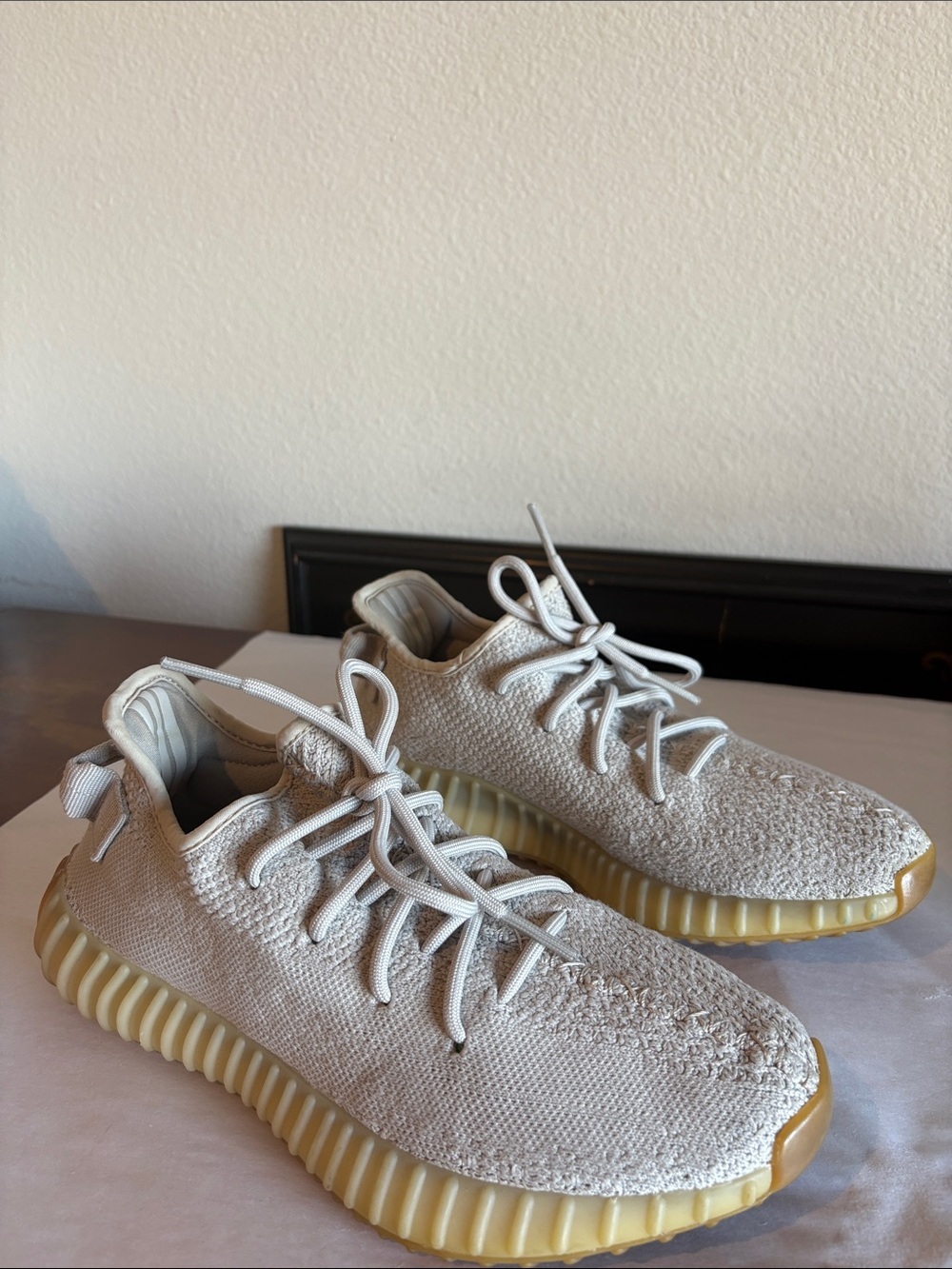 Adidas Yeezy sneakers womens 7.5 / mens 9 - Picture 4 of 6